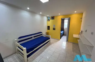 Kitão de 37m² bem dividido com 1 wc, 1 vaga, na Aviação em Praia Grande