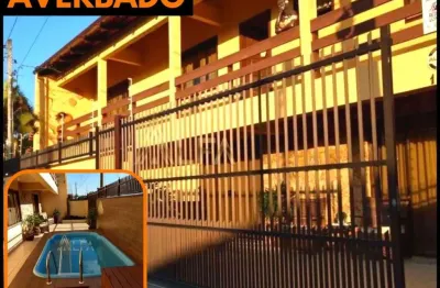 Sobrado averbado, a 300 metros do mar na praia de armação em penha-sc!