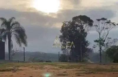 Ideal para quem busca espaço tranquilidade e contato com a natureza e liberdade.