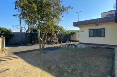 Casa barata em navegantes com quintal  no bairro pedreiras, com 5 dormitorios e 3 banheiro
