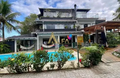 Casa com 8 dormitórios à venda (Pousada), a poucos passos do mar, por R$ 3.000.0