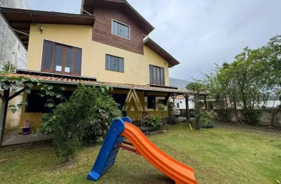 Sobrado com 5 dormitórios à venda, 150 m² por r$ 1.480.000 - armação - penha/sc