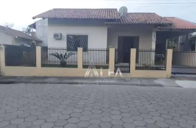 Casa com 4 dormitórios à venda, 153 m² por r$ 900.000,00 - centro - penha/sc