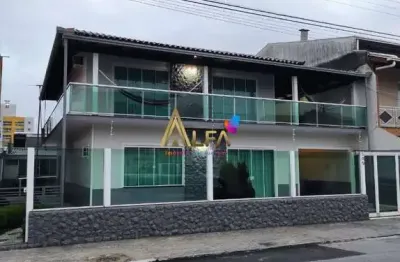 Casa 2 pavimentos  com entradas separadas - Cordeiros - Itajaí/SC