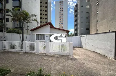 Sala comercial para locação no àgua Verde com 5 salas e excelente localização