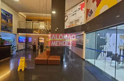 Loja térrea em hall de edifício comercial novo na josé malcher. restaurantes, óticas, bancos