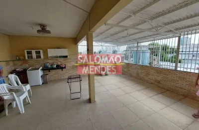 Casa com dois quartos/suíte em vila fechada na pedreira