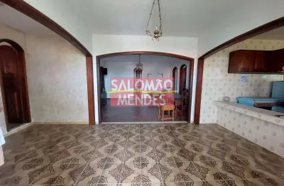Casa em salinas. perto da pracinha. 1000 m2 de terreno, 24mts testada.