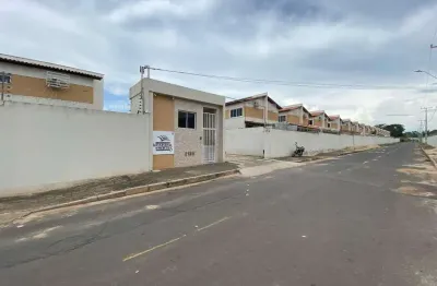 Casa com 2 quartos para alugar na Rua Maria Mirto de Sá, Santa Maria da Codipe, Teresina