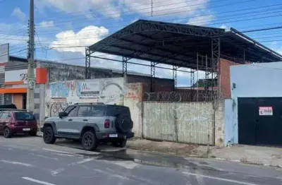 Galpão Comercial para locação na Av. Barão de Castelo Branco