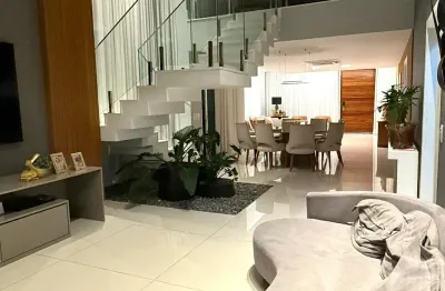 Alphaville 2 finamente decorada na melhor área do condomínio opção porteira fechada também