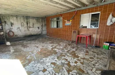 Casa disponível para venda no bairro rádio clube, com 3 dormitórios e uma edícula com 1 dormitório.