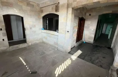 Casa à venda com sacada, 2 quartos, 1 vaga, bairro castelo - santos/sp