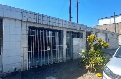 Casa à venda na Rua Doutor Aniz Tranjan, Castelo, Santos