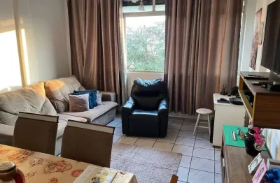 Apartamento com dois dormitórios e um banheiro à venda na vila cascatinha.