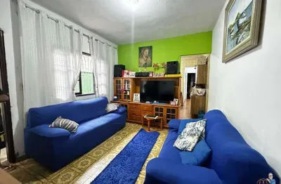 Casa à venda no bairro bom retiro, com dois dormitórios.