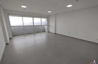 Sala comercial para alugar na Rua Benjamin Constant, Centro, São Vicente