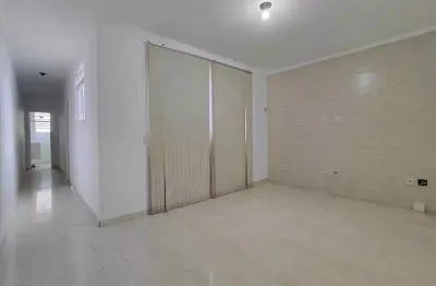 Excelente apartamento à venda na vila belmiro, em santos – 2 dormitórios, cozinha com armários e ótima localização
