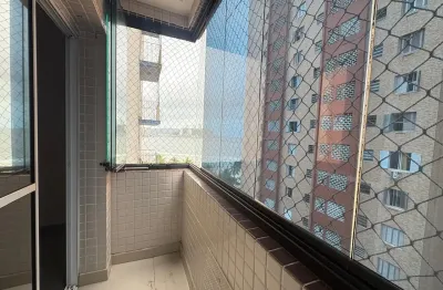 Apartamento à venda no centro de são vicente – 2 dormitórios, 1 vaga e ótima localização