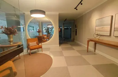 Apartamento reformado à venda na pompéia em santos – 2 dormitórios, 1 suíte e porteira fechada a 1 quadra da praia