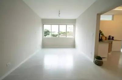 Lindo apartamento reformado no gonzaga, com 2 suítes, lavabo e estrutura moderna