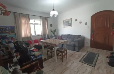 Apartamento no centro de são vicente com 2 dormitórios e 1 vaga – ótima localização