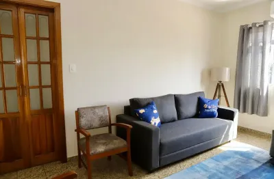 Apartamento à venda na Avenida Doutor Pedro Lessa, no bairro Aparecida, uma das regiões mais valorizadas da cidade, com fácil acesso à praia.