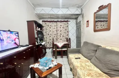 Casa Ampla à Venda no Catiapoa com 4 Dormitórios e Edícula Completa