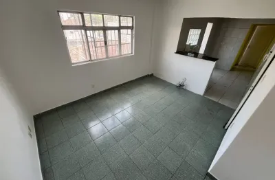 More em Frente ao VLT! Apartamento de 2 Dormitórios com Vaga de Garagem em São Vicente