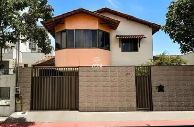 Casa completa com suíte master, área gourmet e energia solar