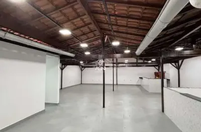 Ponto comercial pronto para receber seu restaurante na Glória