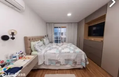 Imperdível apartamento à venda em Niterói-RJ, Icaraí: 4 quartos, 2 suítes, 1 sala, 5 banheiros, 2 vagas, 189m². Aproveite!