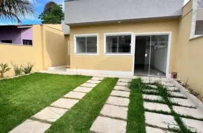 Casas duplex e lineares de 2 quartos com suíte em condomínio fechado