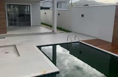 Excelente casa linear no alphaville 1 maricá com 3 quartos suite piscina