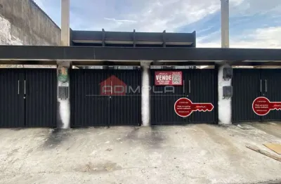 Casa 2 quartos com suíte, varanda, quintal nos fundos e na frente com 2 vagas