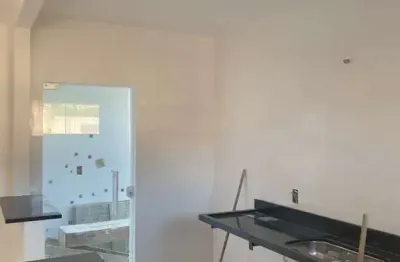 Casa nova e linear com 2 quartos próximo a lagoa de maricá
