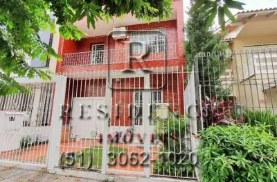 Casa com 3 quartos à venda na rua miguel tostes, 700, rio branco, porto alegre, 140 m2 por r$ 1.250.000