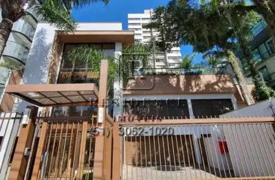 Imóvel de luxo em porto alegre-rs, montserrat: 5 quartos, 5 suítes, 6 salas, 5 banheiros, 4 vagas de garagem, 600,00 m² de área.