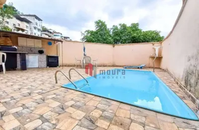 Casa com 3 quartos à venda na Rua Rosa Sffeir, Grajaú, Juiz de Fora