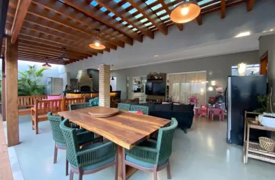Casa com 3 quartos à venda no Jardim Karaíba, Uberlândia 