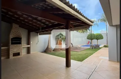 Casa com 3 quartos à venda no Jardim Karaíba, Uberlândia 