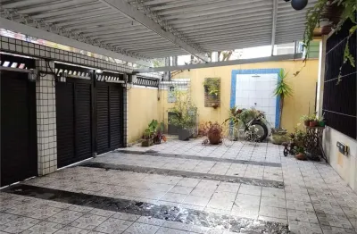 Casa com 4 quartos à venda na Rua Liberdade, Boqueirão, Santos