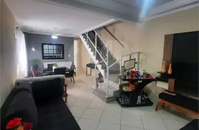 Casa com 4 quartos à venda na Rua Cataguases, Tupi, Praia Grande