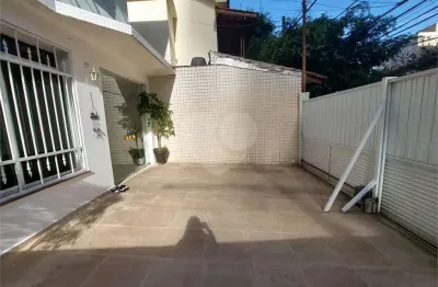 Casa com 3 quartos à venda na Rua Machado de Assis, Boqueirão, Santos