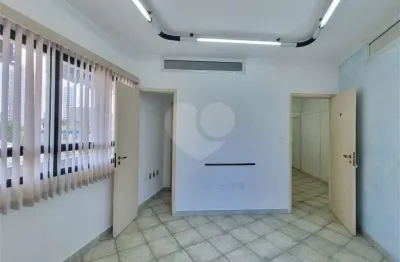 Sala comercial à venda na Rua Doutor Carvalho de Mendonça, Encruzilhada, Santos