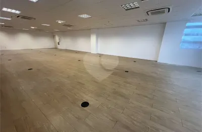 Sala comercial à venda na Praça dos Expedicionários, 19, Gonzaga, Santos