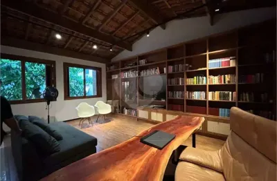 Casa com 3 quartos à venda na Rua Alfredo Shammass, 50, Marapé, Santos