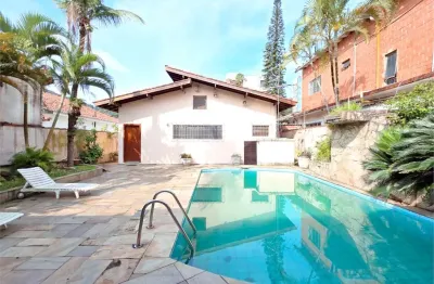 Casa com 3 quartos à venda na Rua Quintino Bocaiúva, Pitangueiras, Guarujá