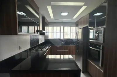 Casa com 5 quartos à venda na Rua Coronel Pedro Arbues, 68, Ponta da Praia, Santos