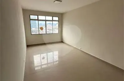 Sala comercial para alugar na Rua Frei Gaspar, Centro, São Vicente